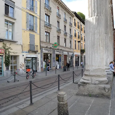Colonne San Lorenzo Walk To Duomo & Navigli * Milano